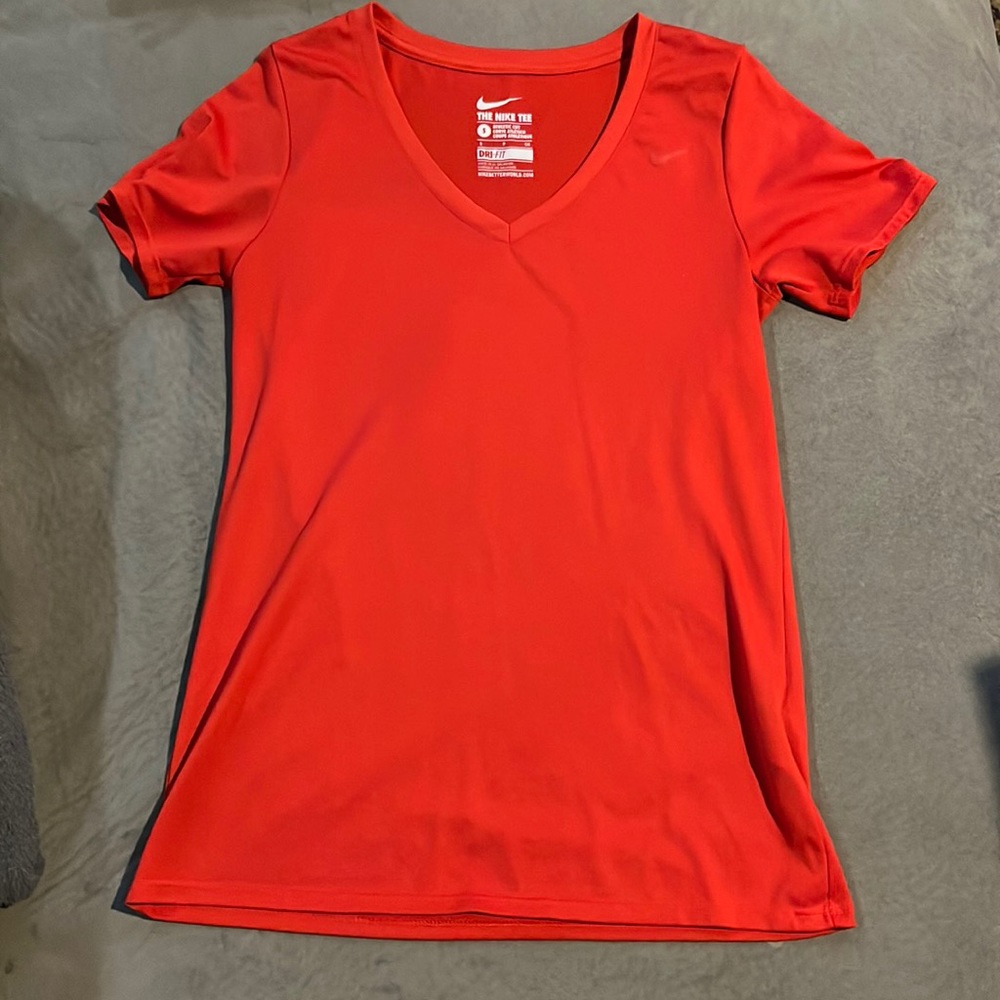 Nike tshirt